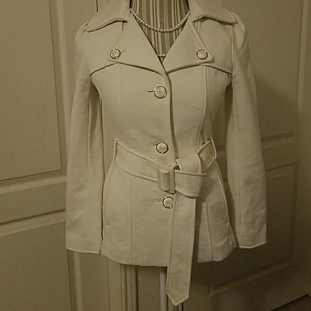 Kenneth Cole White Jacket With Belt